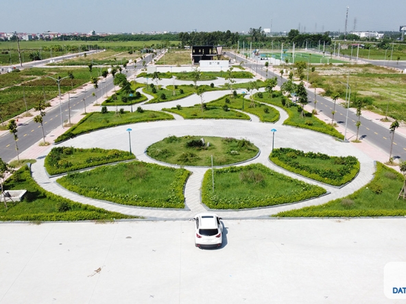 dat-nen-Long-Chau-Star-001